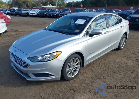 2017 Ford Fusion Hybrid Se z USA, uszkodzony, nr VIN 3FA6P0LU3HR323772